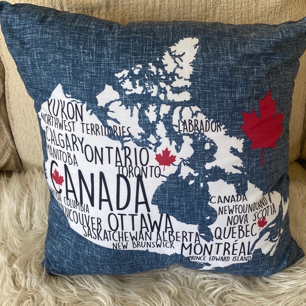 Canada cushion NWOT